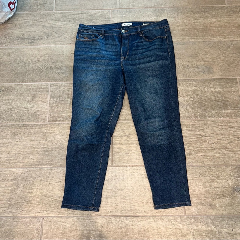 Nine West Dark Blue Cropped Stretch Jeans